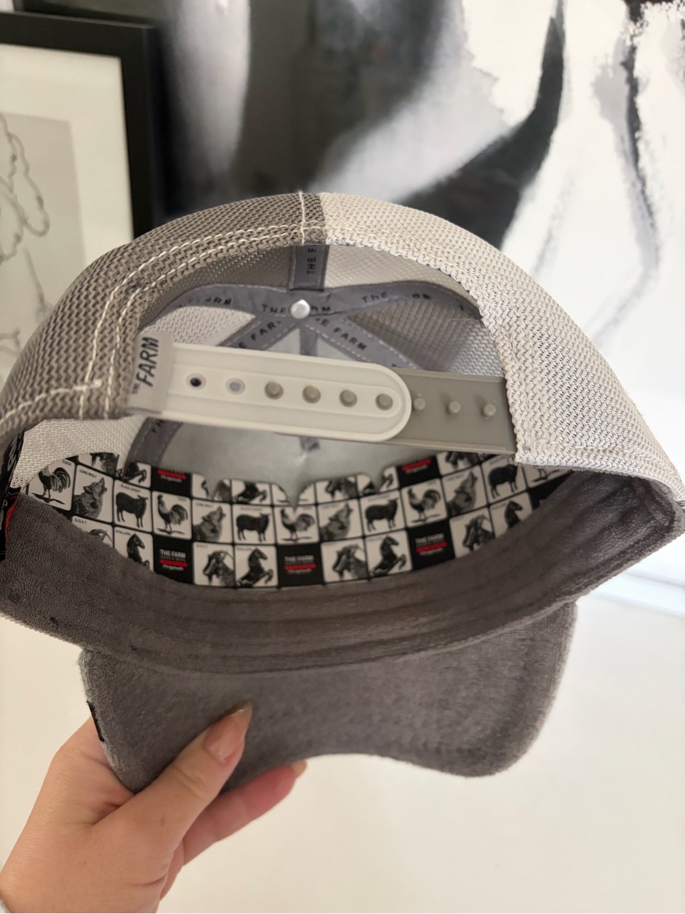 Goorin Bros. Mr. nice Guy Gray Koala Patch Hug Trucker Hat NWT - Picture 3 of 3